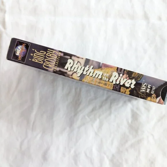 3/$15 Rhythm on the River (1940) VHS tape Bing Crosby Mary Martin - Picture 3 of 6